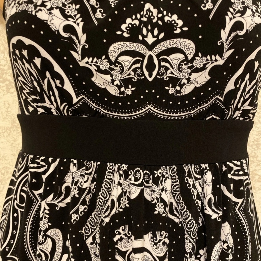 White House Black Market Black and White Halter Dress - Picture 5 of 12